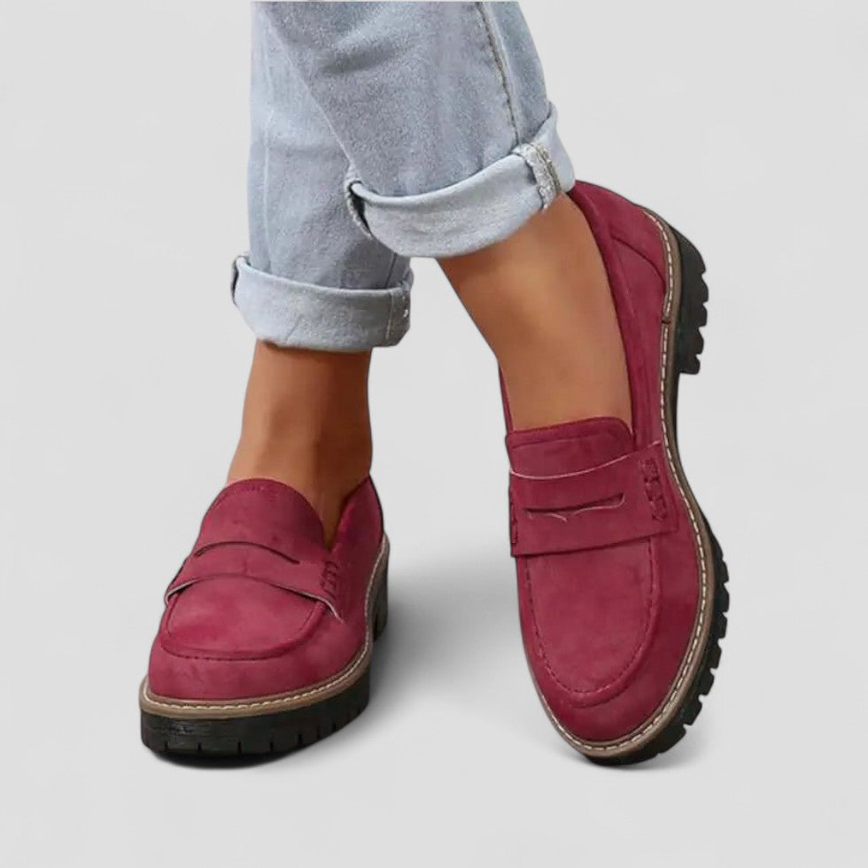 Loafer für Damen mit dekorativer Ziernaht