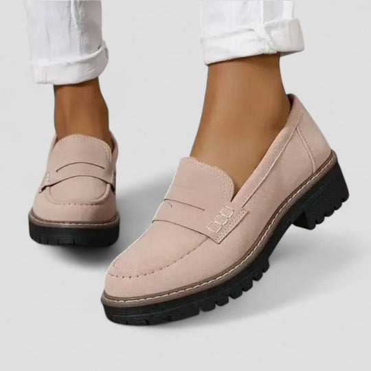 Loafer für Damen mit dekorativer Ziernaht