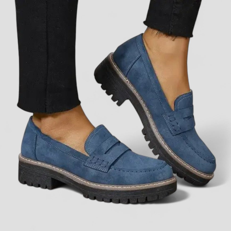 Loafer für Damen mit dekorativer Ziernaht