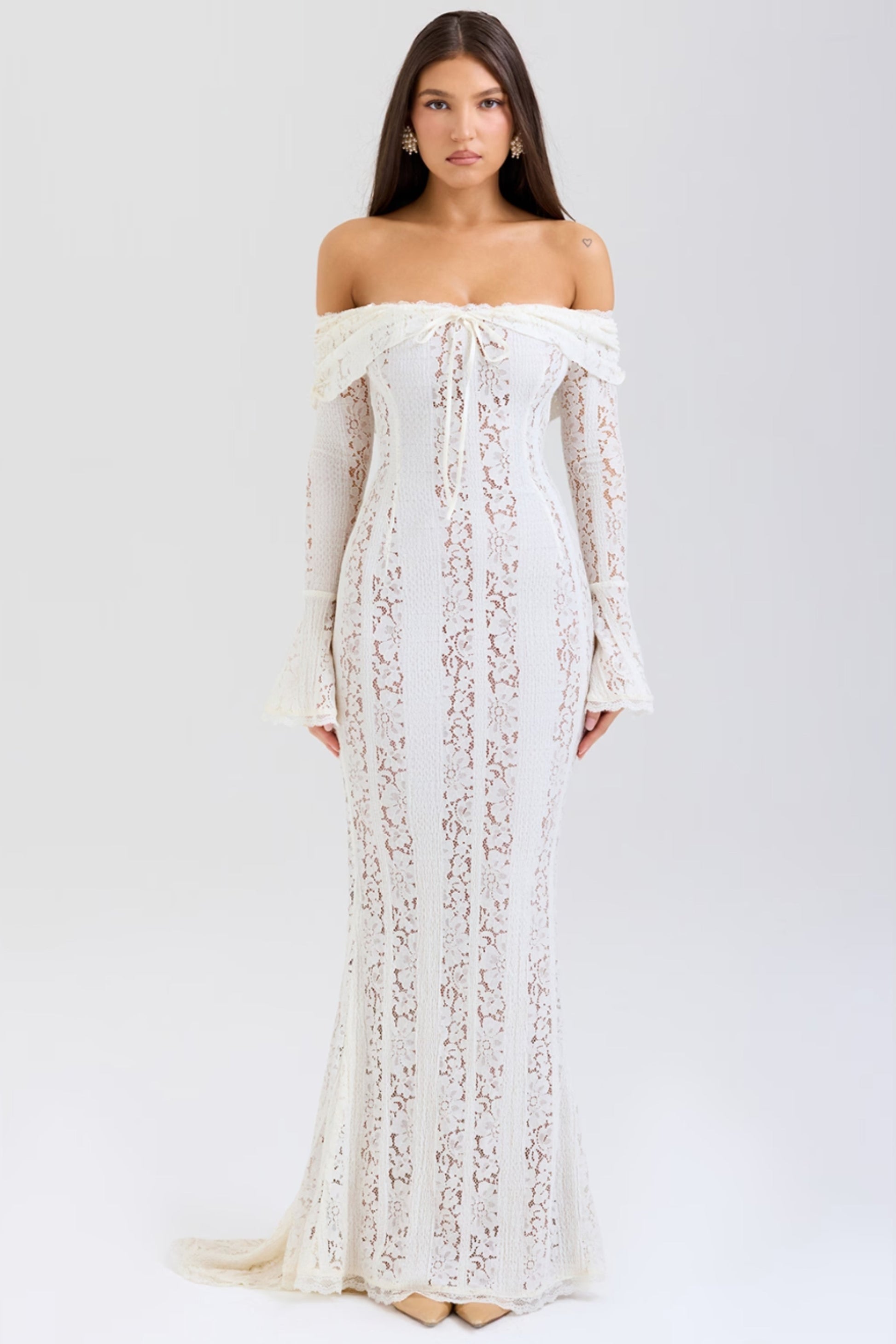Luna Schulterfreies Spitzen-Maxikleid – Elegante Brautmode für Unvergessliche Anlässe 0