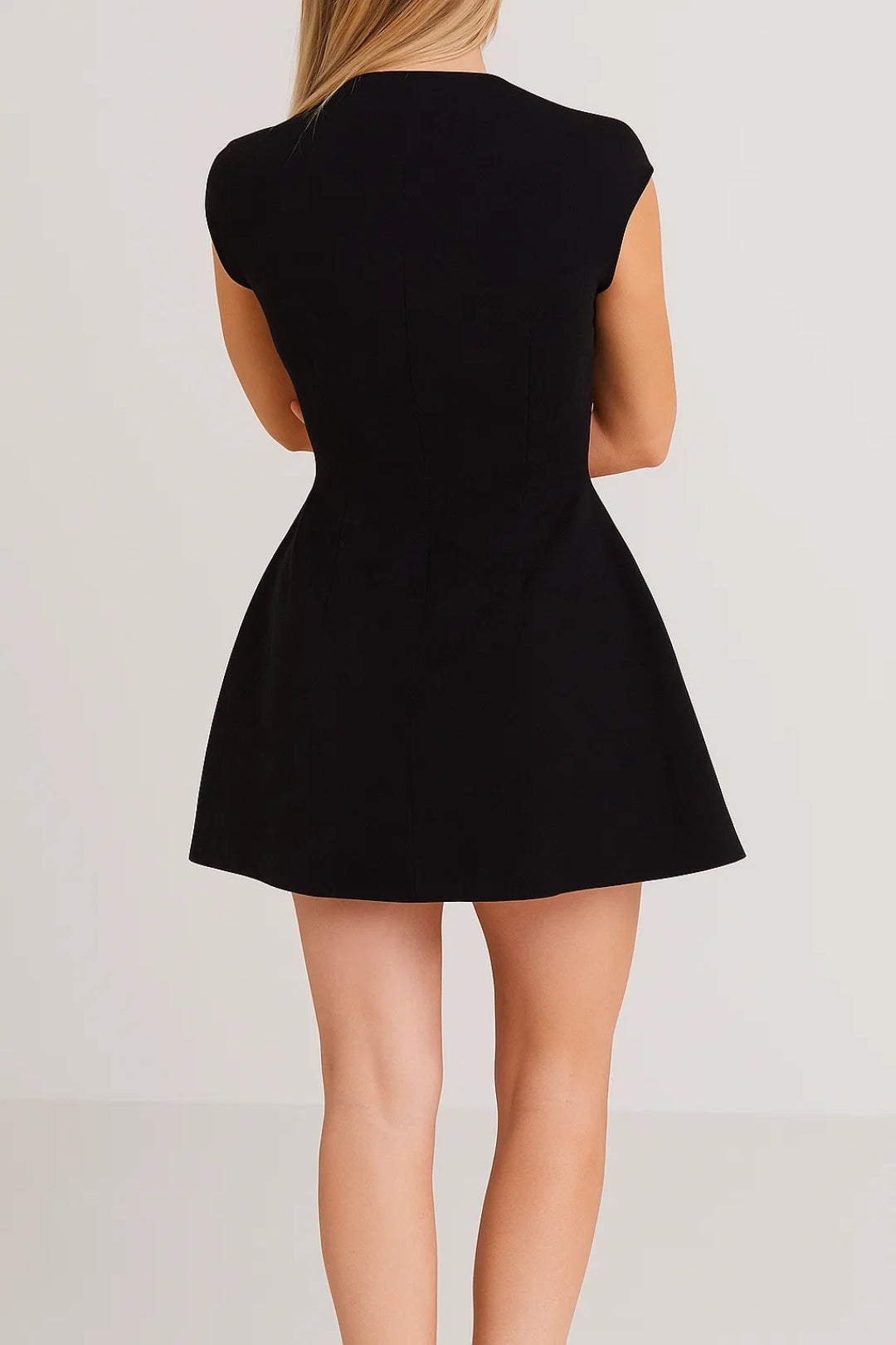 Mina Damen Minikleid – Moderner Stehkragen für Vielseitige Looks 3